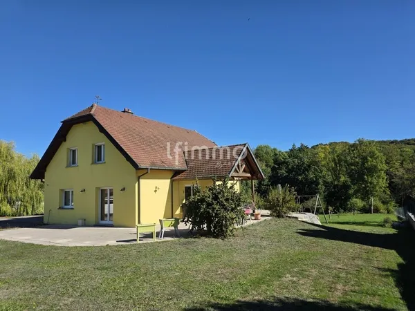 Belle maison familiale avec espace indépendant et grand terrain
