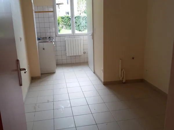 Bureau. Montigny les Metz. 500