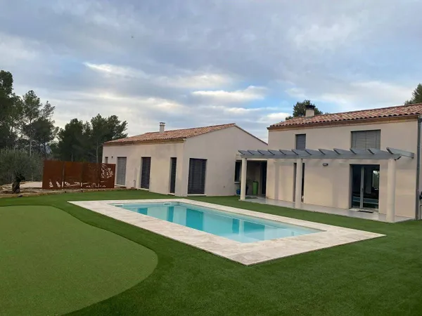 Villa 8 pièces 226 m²