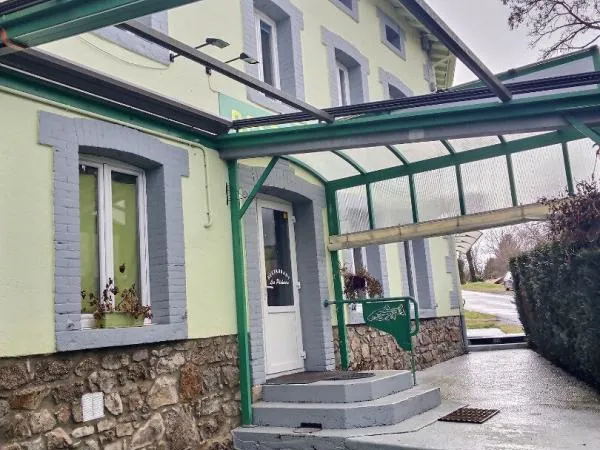 Beauzac restaurant, habitation et son gîte sur 1000m² de terrain clos 224 000