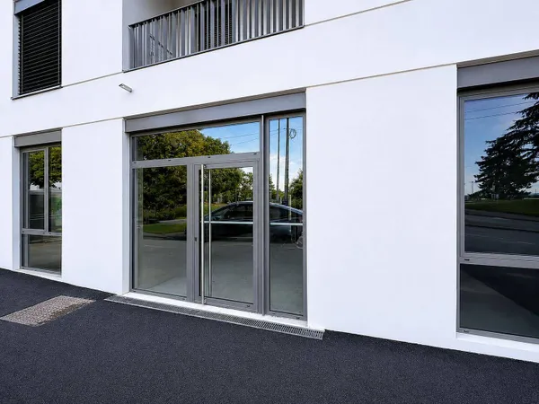Local commercial 99 m²
