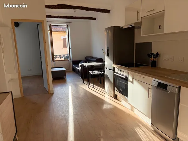 T2 Meublé refait à neuf avec petit extérieur Manosque