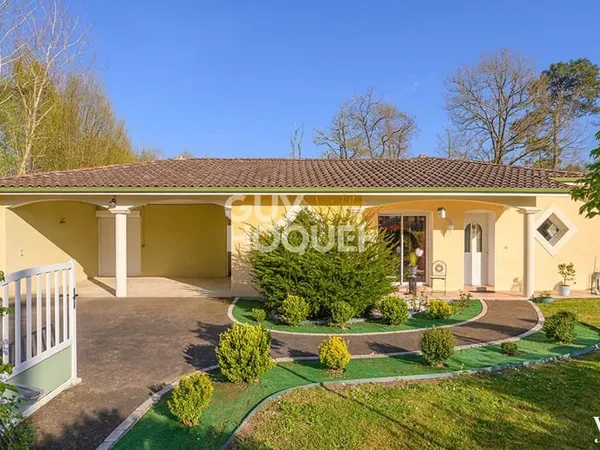Maison contemporaine 4 pièce(s) 122 m2