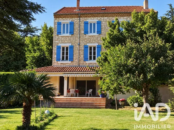 Maison 8 pièces 320 m²