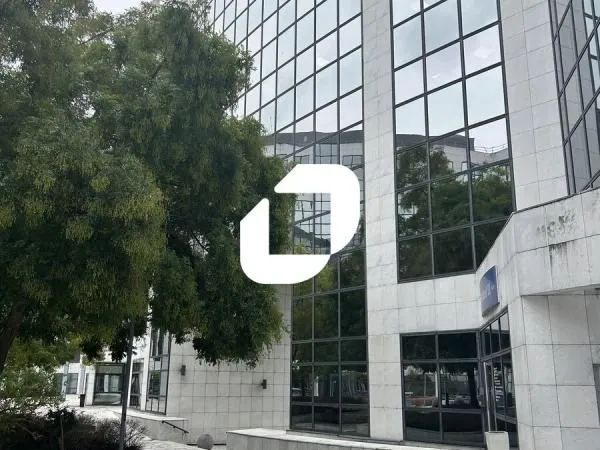 Bureau 122 m²