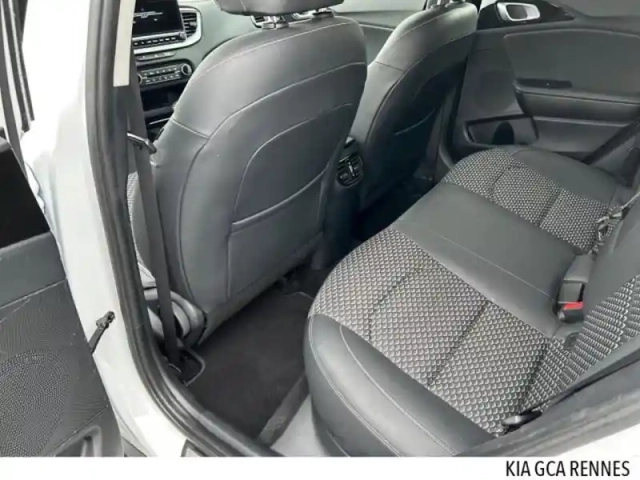 Kia Xceed 1.5 t-gdi 160ch design dct7 my22 — photo 14
