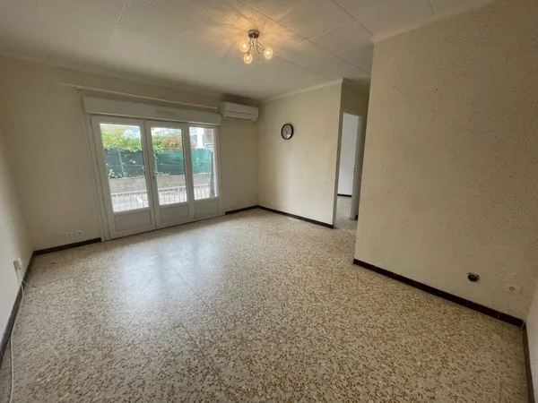 2 Pièces rdc avec terrasse et parking