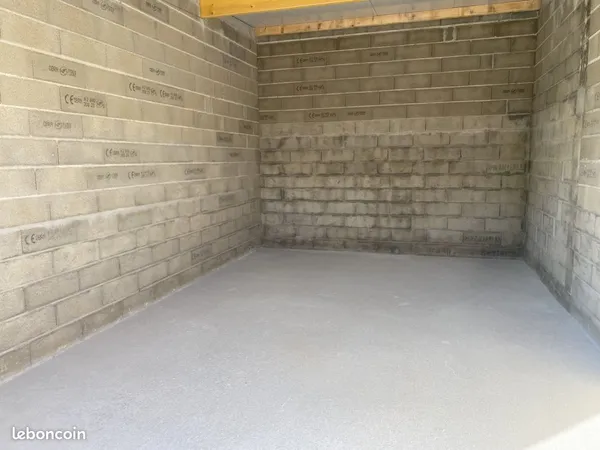 Parking/box 245 m² Podensac