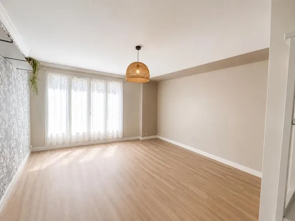Appartement 5 pièces 7 m²