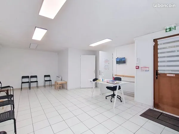 Local commercial, opticien 61 m² Brunoy