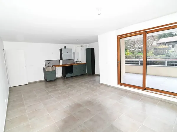 Très beau T3 avec balcon de 12 m² et cellier