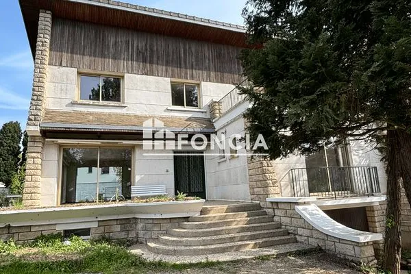 Maison 5 pièces 158 m²