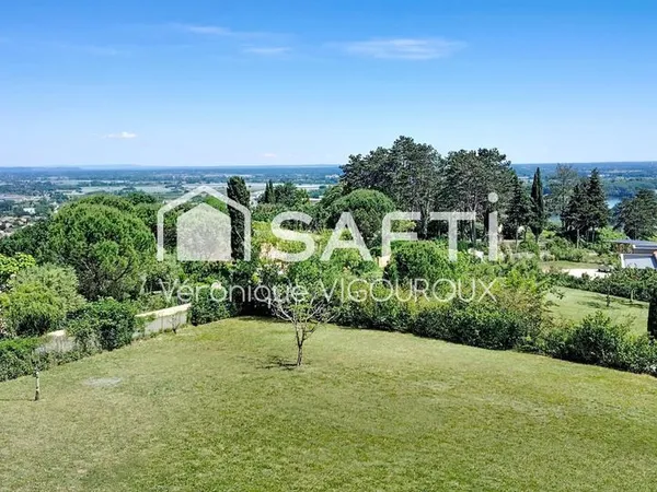 Propriété 6 pièces 150 m²