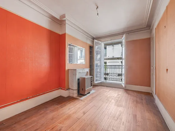 Vends appartement typique parisien à rénover