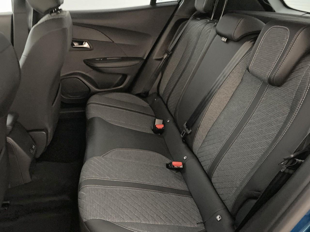Peugeot 2008 hybrid 145 ch e-dcs6 allure — photo 10