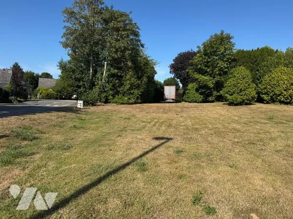 Terrain 684 m²