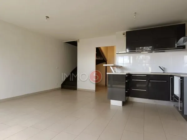 Un duplex plein de charme avec jardin et parking à Villemomble !