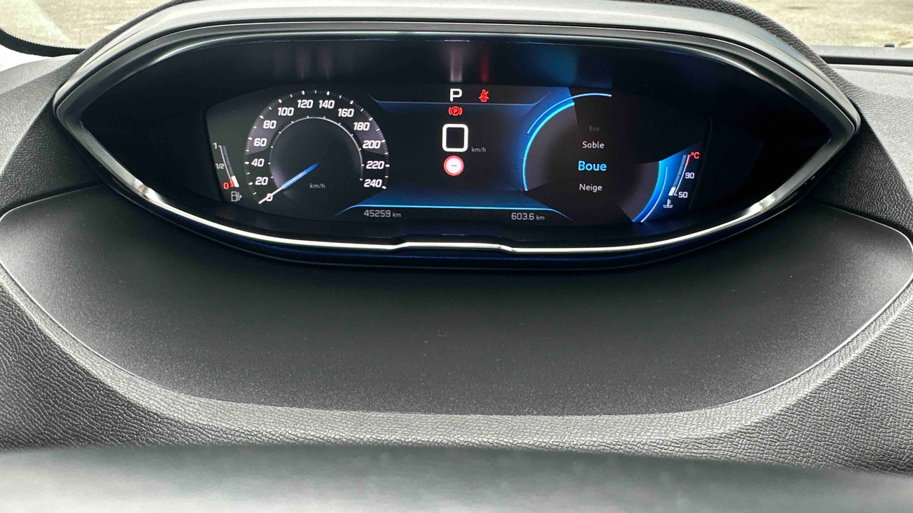 Peugeot 3008 Puretech 130ch S&amp;S EAT8 — photo 38