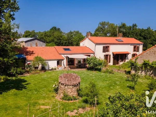 Maison 10 pièces 235 m²