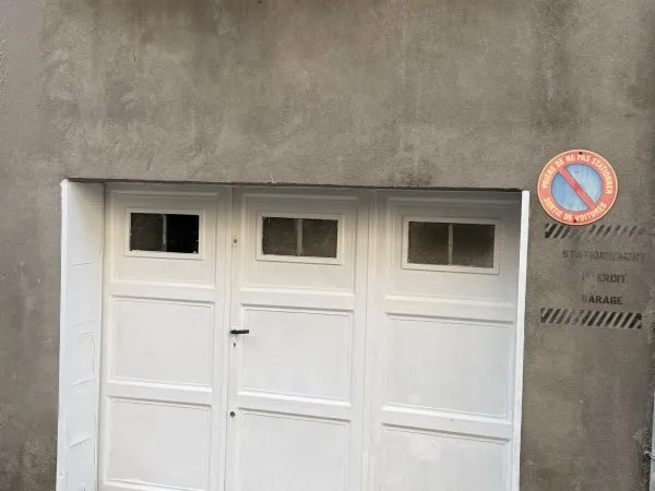 Loue parking - 22m²