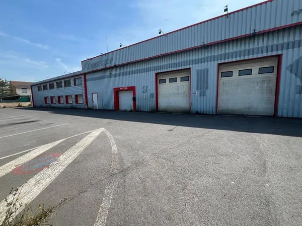Entrepôt 800 m²