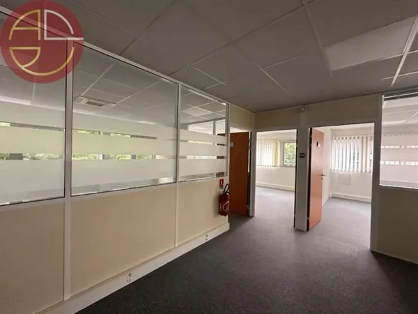Bureaux 1200 m²