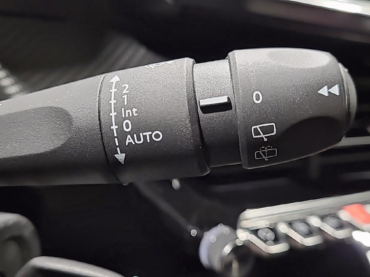 Peugeot 2008 puretech 100 s&s bvm6 active — photo 22