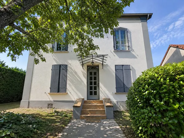 EXCLUVISITE - THIVERVAL-GRIGNON - Maison 6 pièces de 135,94 m² avec 4 chambres, jardin et garage