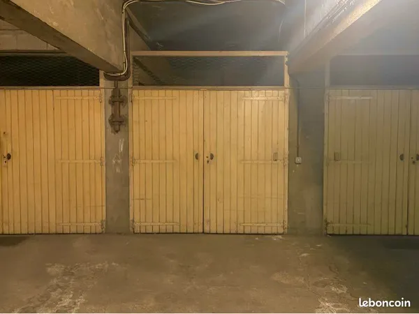 Box garage fermé 14 m2 Bécon-les-Bruyères Courbevoie Armand Silvestre