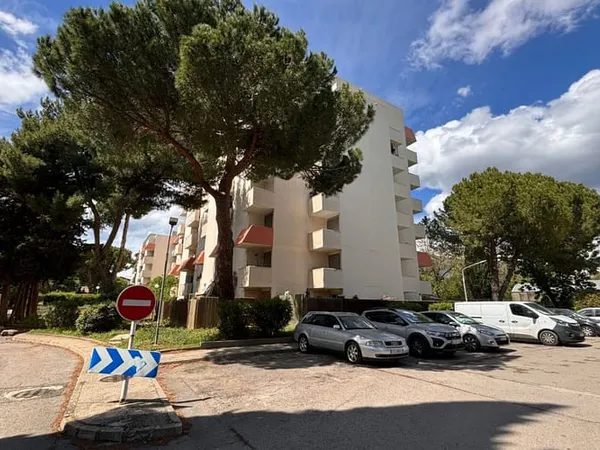 Parking/Garage 9 m²
