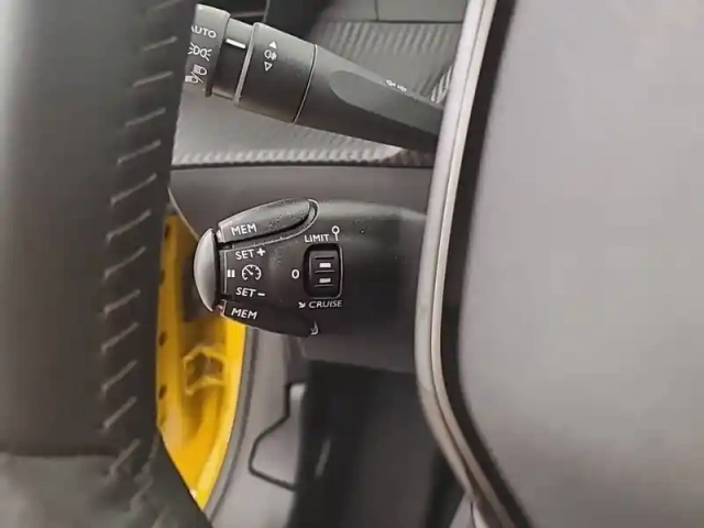 Peugeot 208 puretech 75 s&amp;s bvm5 — photo 26