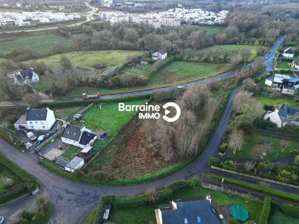 Terrain 785 m²