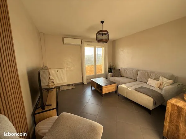 Appartement T3 rénové de 63 m² - Portes-lès-Valence