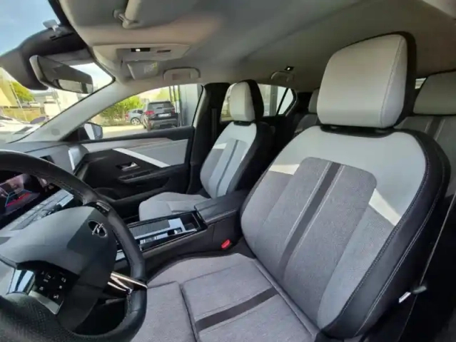 Opel Astra vi 1.2 turbo 130ch auto elegance business — photo 23