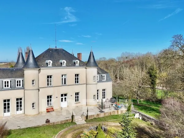 Chateau XIXème entièrement restauré