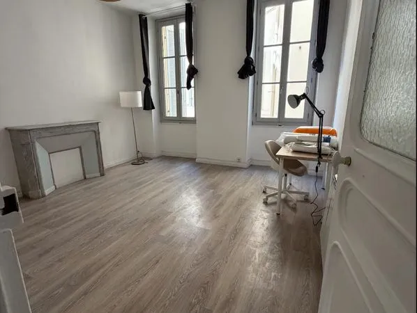 À vendre - T4 de 84 m² - Marseille République / Joliette