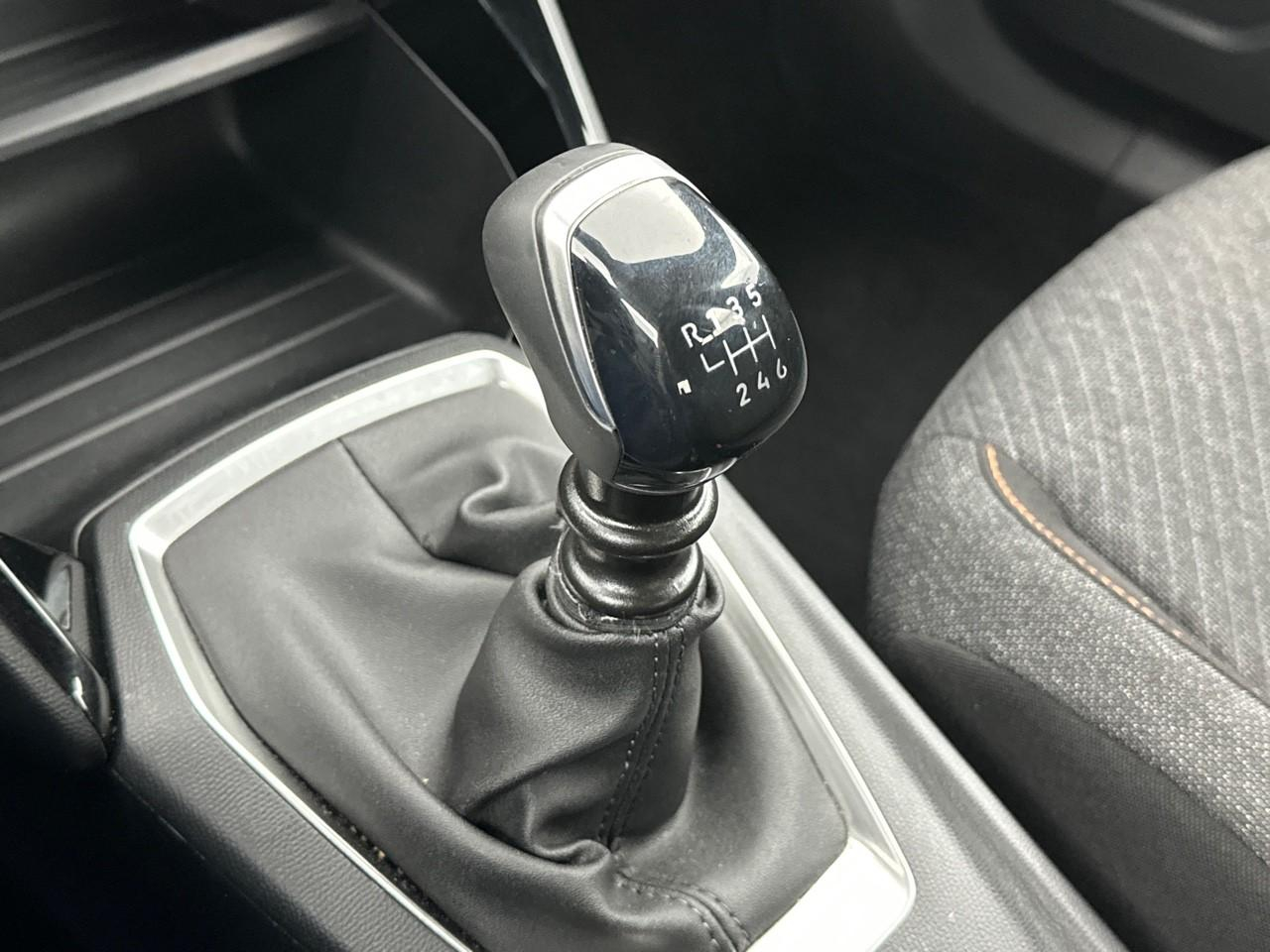 Peugeot 2008 100 s&s bvm6 style — photo 28