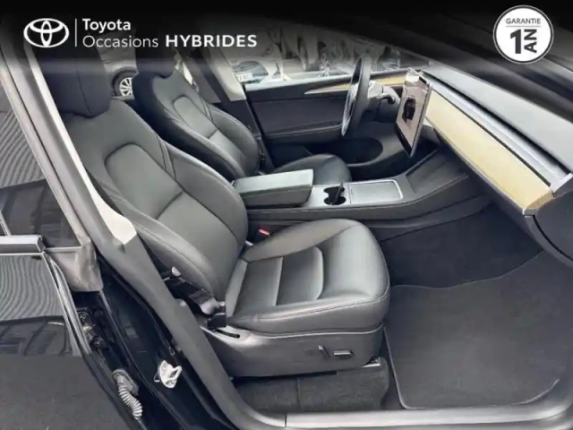 Tesla Model Y standard rwd — photo 6