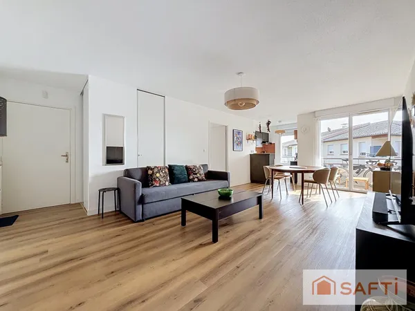T2 lumineux avec balcon, piscine et 2 parkings