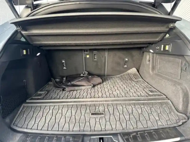Jaguar F-Pace p400e plug-in-hybrid r-dynamic se bva8 awd — photo 11