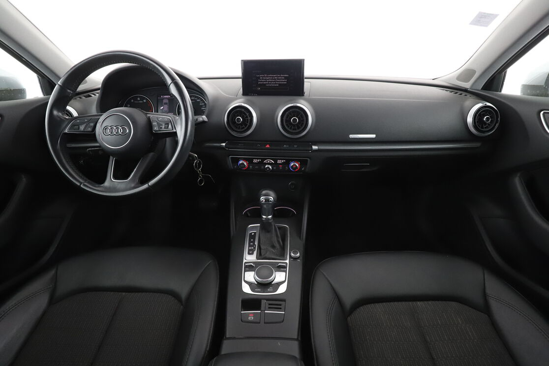 Audi A3 Sportback 35 TFSI COD S Tronic 7 — photo 11
