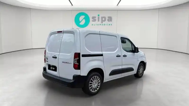 Toyota Proace city medium 1.5l 130 d-4d — photo 5