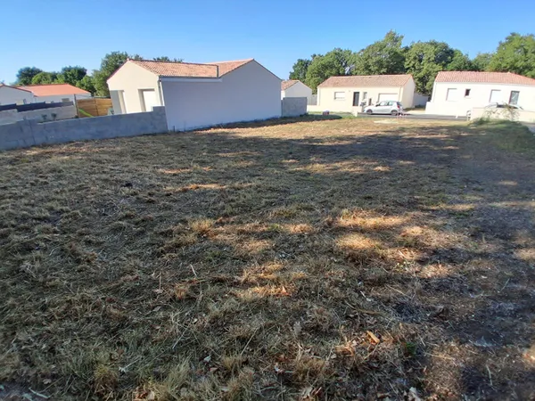 Terrain constructible viabilisé st St Agnant