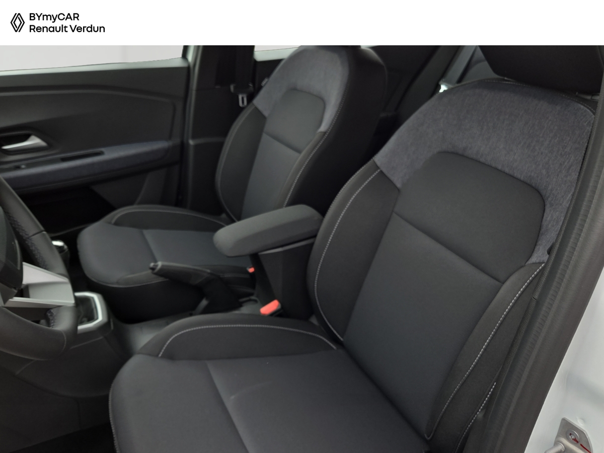 Dacia Sandero TCe 100 — photo 11