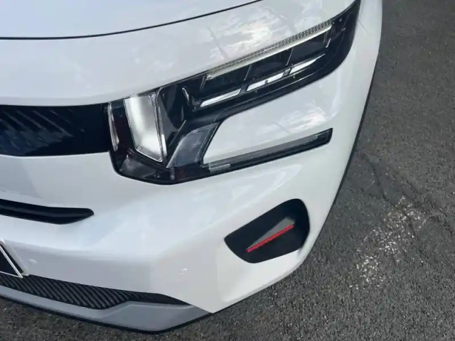 Citroën C3 hybride 110 ch automatique — photo 16
