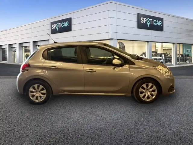 Peugeot 208 puretech 68ch bvm5 — photo 14
