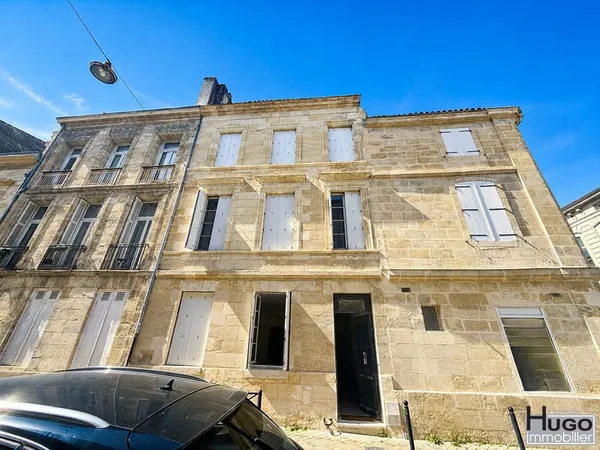 BORDEAUX - PLACE PAUL DOUMER - CHARTRONS - BUREAU-APPARTEMENT 69M² A RENOVER !