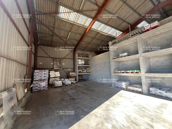 Local d'activité 1170 m²