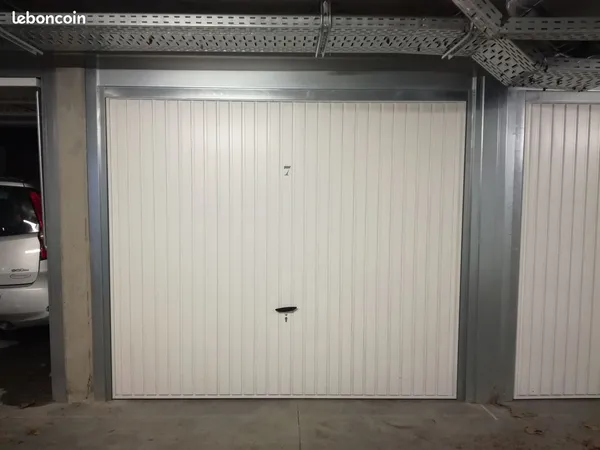 Garage/Box fermé - Accès sécurisé - Perralière - Sans frais