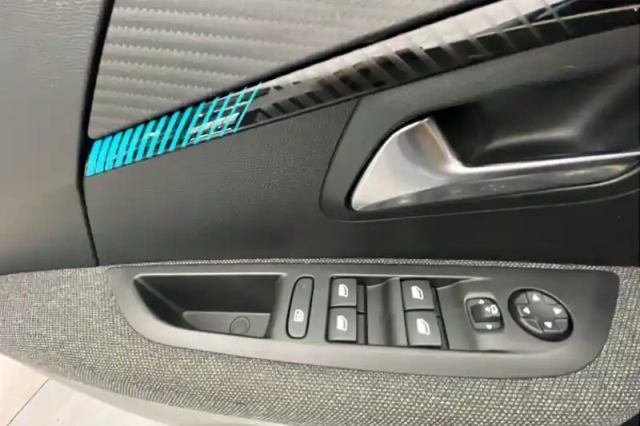 Peugeot 208 puretech 75 s&amp;s bvm5 — photo 18